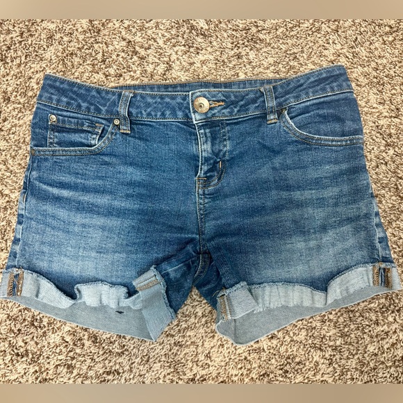 ANA cuffed shorts. Size 4 - Picture 1 of 3